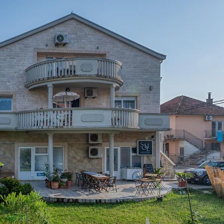 Apartments Vujosevic Tivat Kültér fotó