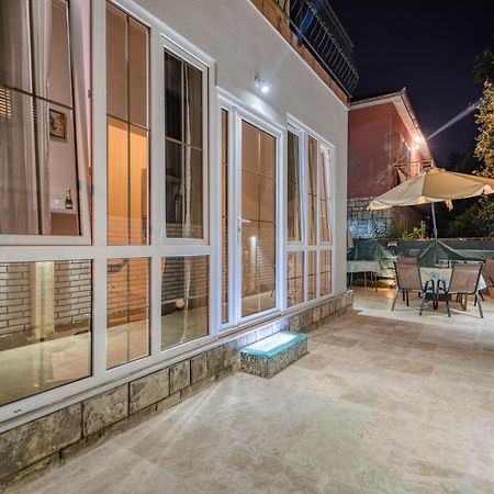 Apartments Vujosevic Tivat Kültér fotó