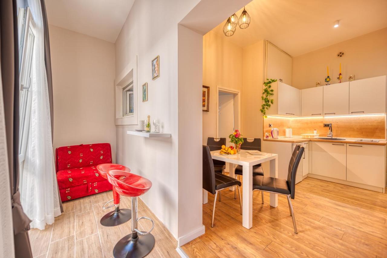 Apartments Vujosevic Tivat Kültér fotó