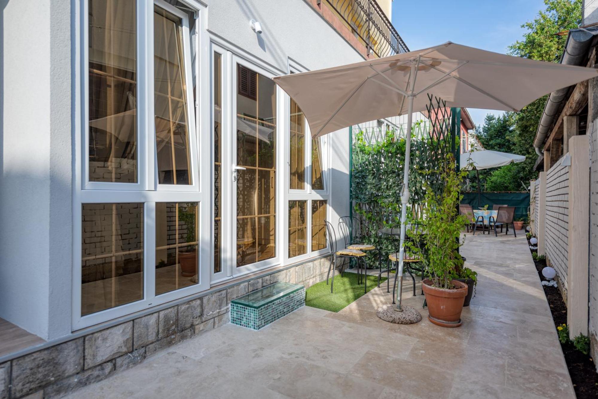 Apartments Vujosevic Tivat Kültér fotó