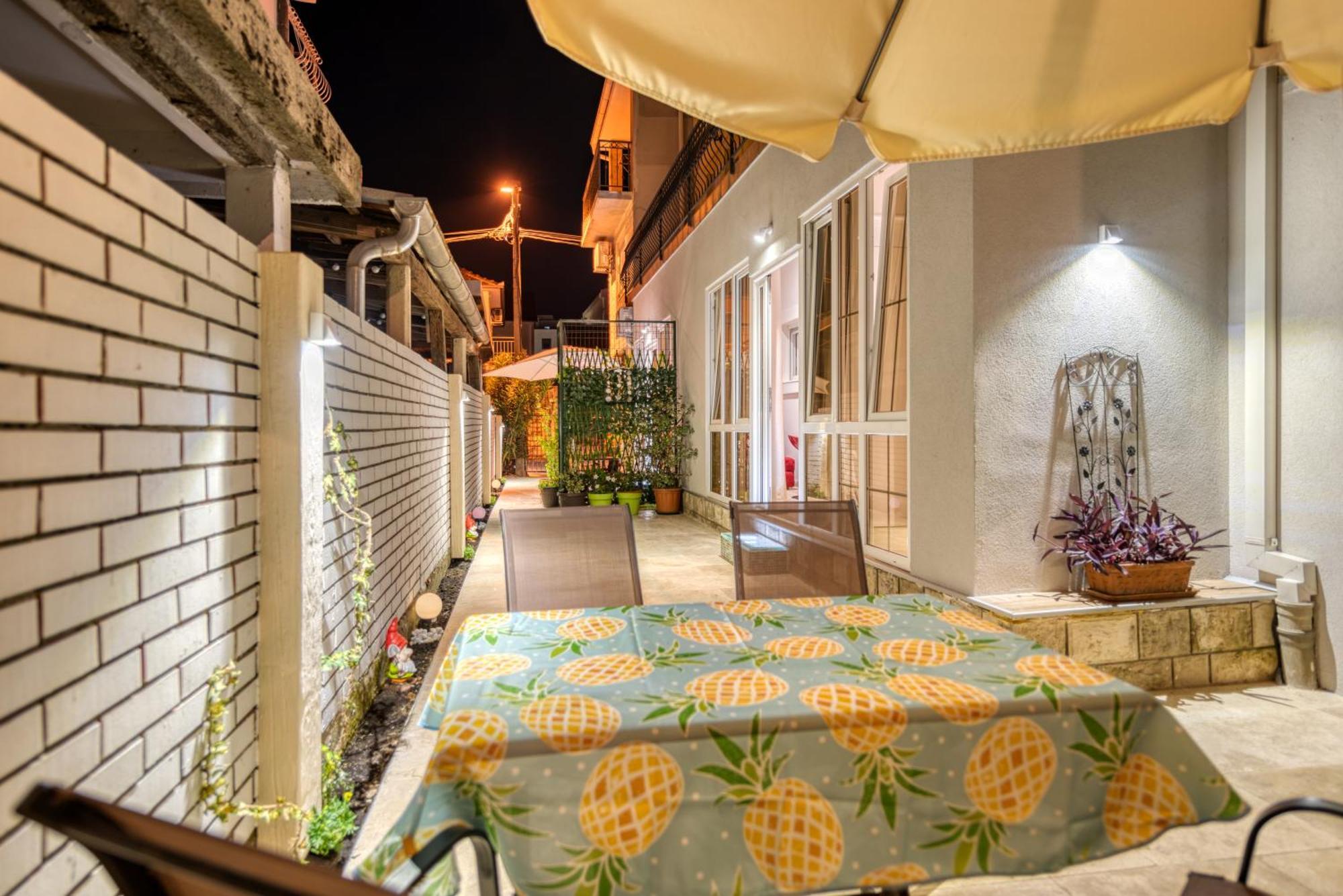 Apartments Vujosevic Tivat Kültér fotó