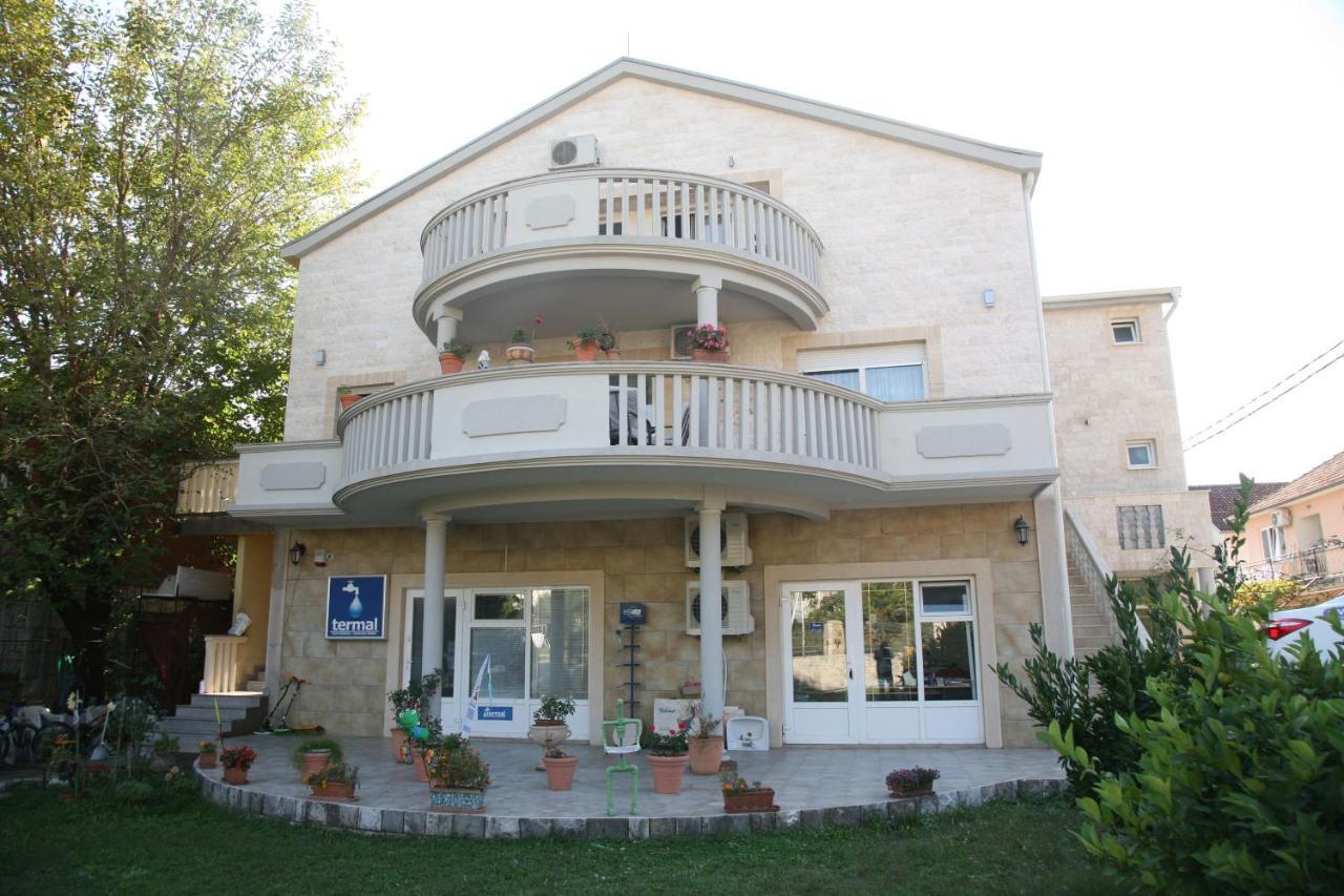 Apartments Vujosevic Tivat Kültér fotó